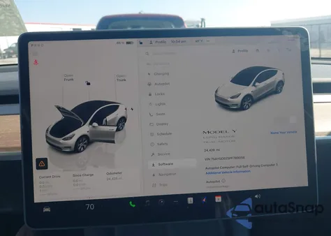 2023 Tesla Model Y Awd/Long Range Dual Motor All-Wheel Drive z USA, uszkodzony, nr VIN 7SAYGDEE5PF789058